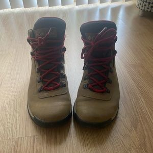 Columbia Womens hiking boot